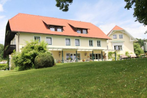 Отель Landhaus Strussnighof  Пёрчах-Ам-Вёртерзее